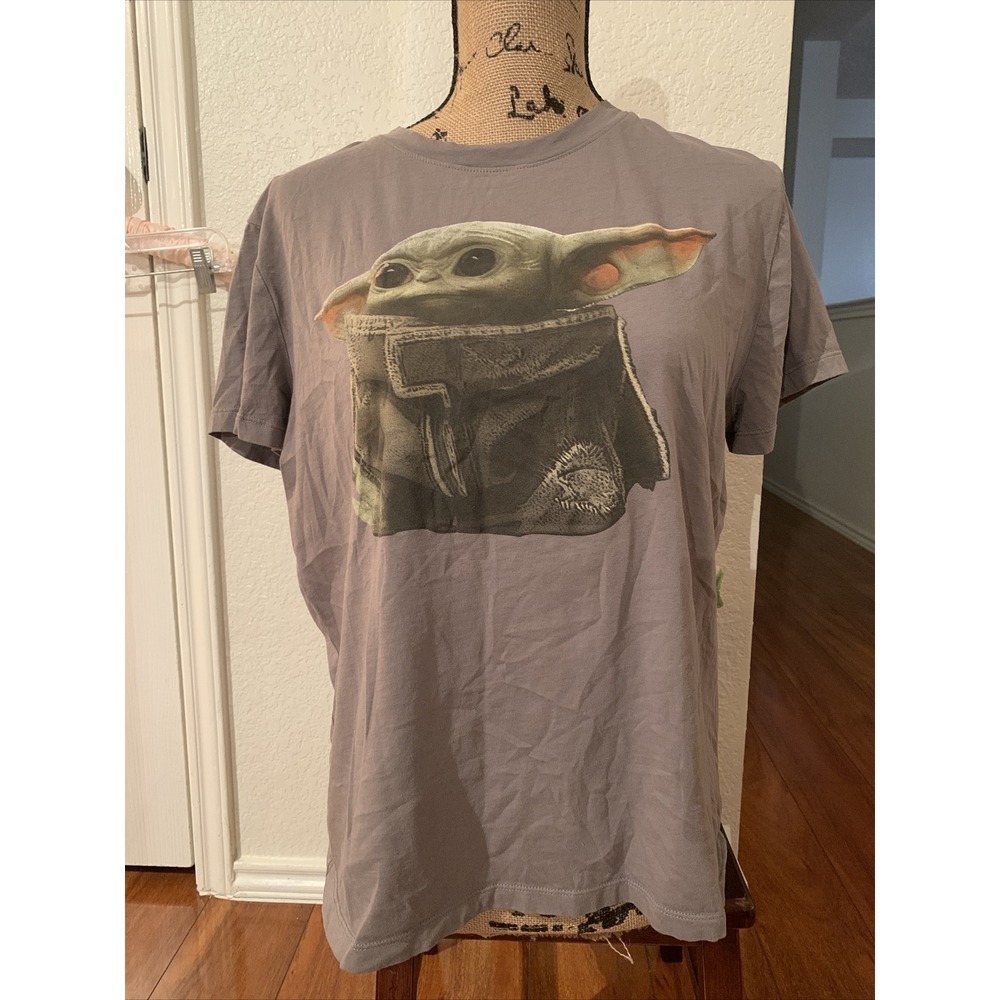 star wars mandalorian the child XL womens t shirt gray 100% cotton grogu